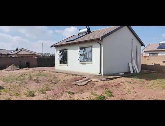 2 BEDROOM HOUSE FOR SALE IN WILFORDON